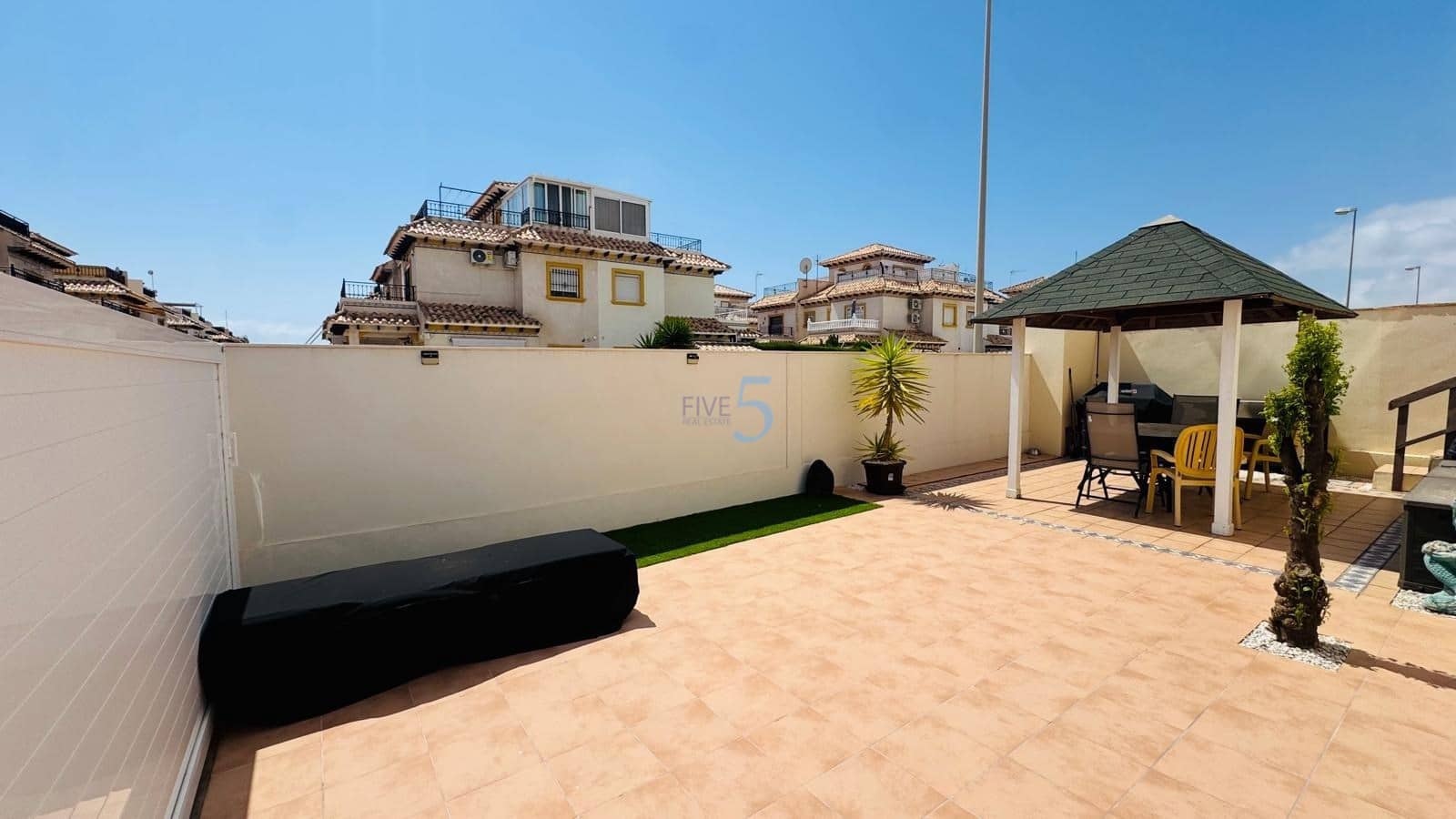 2 Zimmer Haus zu verkaufen in Playa Flamenca mit Pool - 220.000 € (Ref: 9894963)