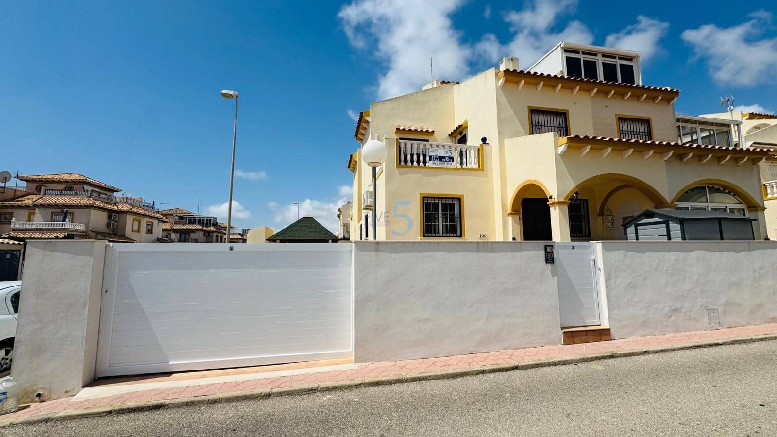 2 Zimmer Haus zu verkaufen in Playa Flamenca mit Pool - 220.000 € (Ref: 9894963)