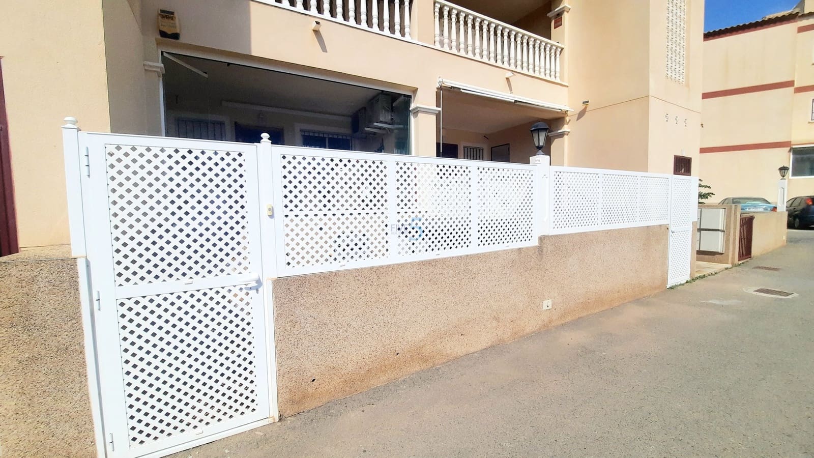 Apartamento de 2 habitaciones en San Pedro del Pinatar en venta con piscina garaje - 130.000 € (Ref: 9895291)