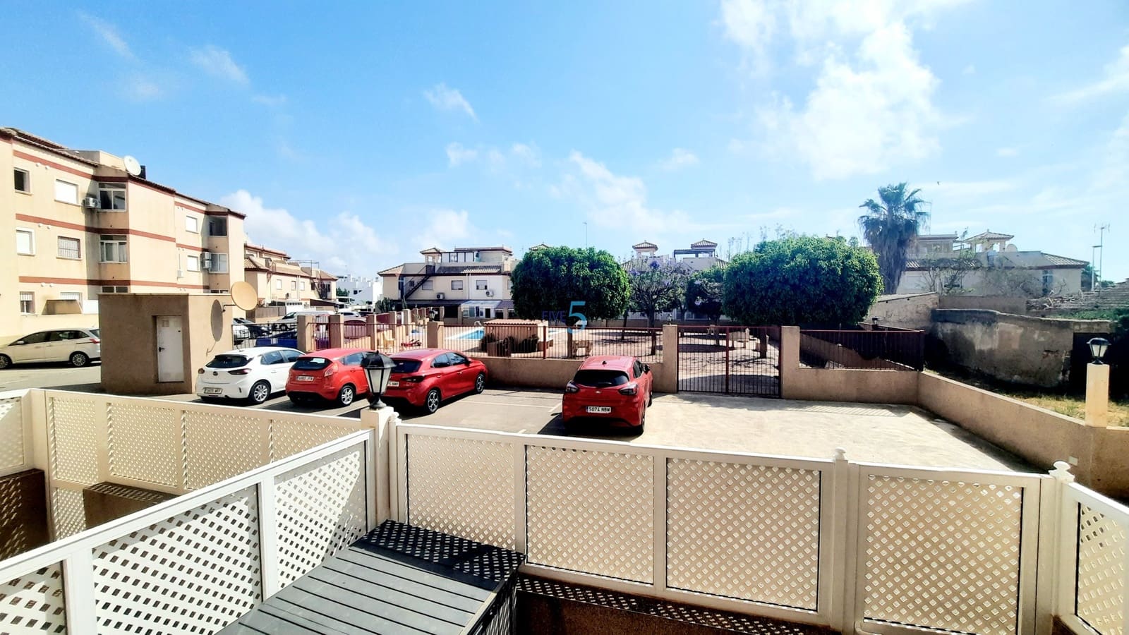 Apartamento de 2 habitaciones en San Pedro del Pinatar en venta con piscina garaje - 130.000 € (Ref: 9895291)