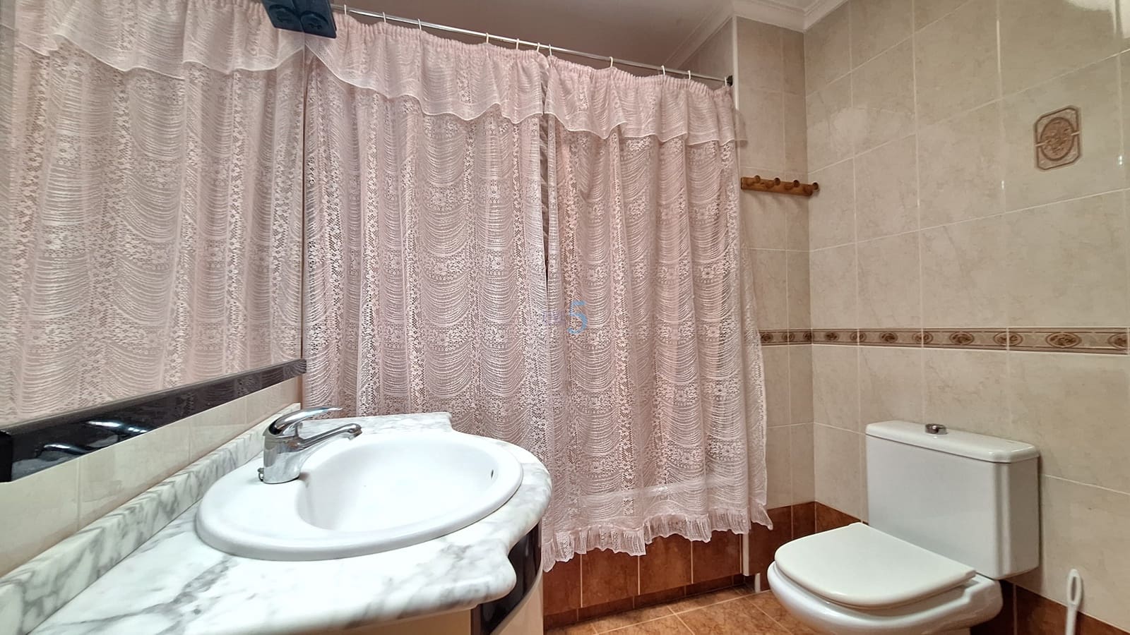 4 slaapkamer Halfvrijstaande villa te koop in Almoradi - € 204.000 (Ref: 9895388)