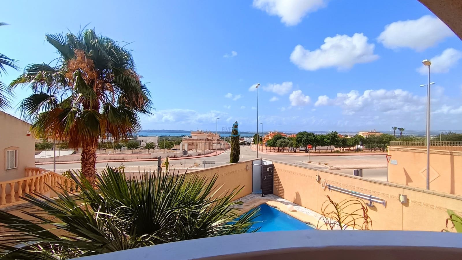 3 sypialnia Willa na sprzedaż w Ciudad Quesada z basenem - 339 995 € (Ref: 9895451)