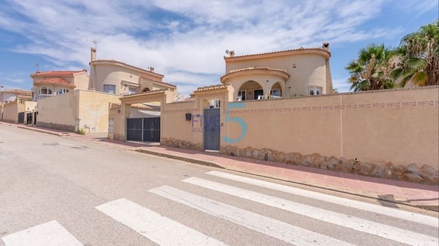 3 soveværelse Villa til salg i Ciudad Quesada, Rojales med swimmingpool - € 299.000 (Ref: 9895451)