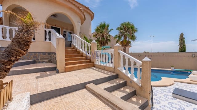 3 soveværelse Villa til salg i Ciudad Quesada, Rojales med swimmingpool - € 299.000 (Ref: 9895451)