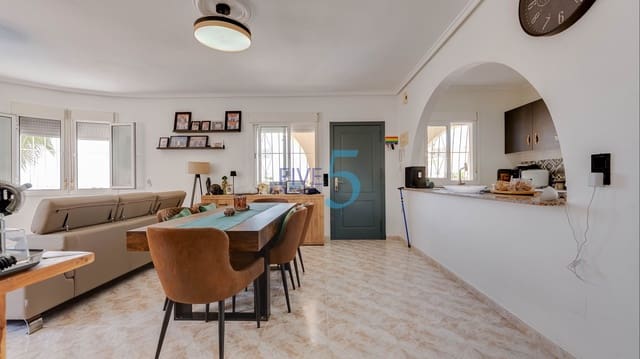 3 soveværelse Villa til salg i Ciudad Quesada, Rojales med swimmingpool - € 299.000 (Ref: 9895451)