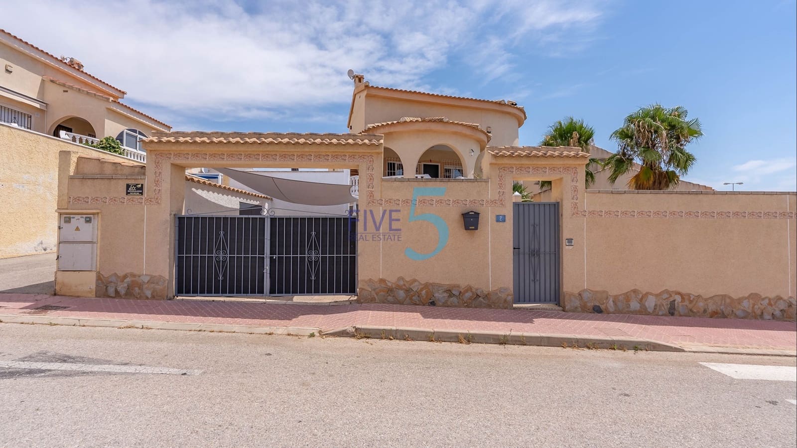 3 soveværelse Villa til salg i Ciudad Quesada med swimmingpool - € 299.000 (Ref: 9895451)
