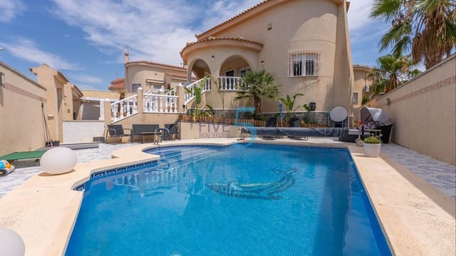 3 soveværelse Villa til salg i Ciudad Quesada, Rojales med swimmingpool - € 299.000 (Ref: 9895451)