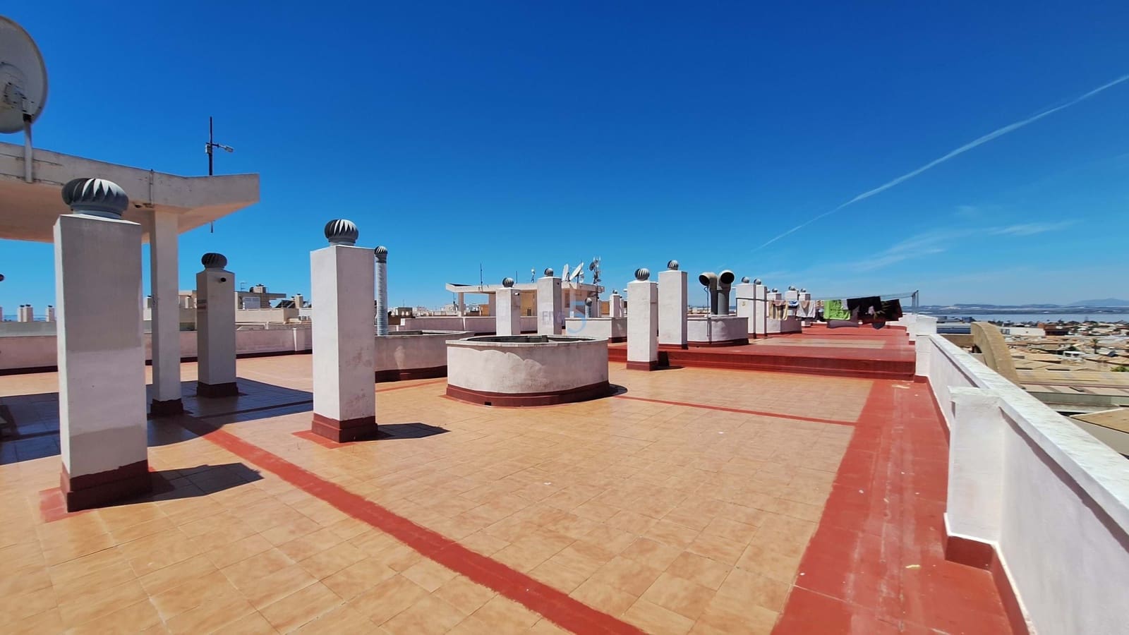 2 Zimmer Apartment zu verkaufen in Torrevieja mit Pool - 149.900 € (Ref: 9897442)