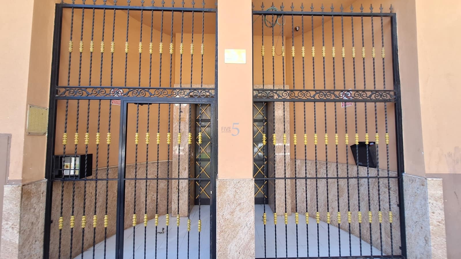 2 Zimmer Apartment zu verkaufen in Torrevieja mit Pool - 149.900 € (Ref: 9897442)