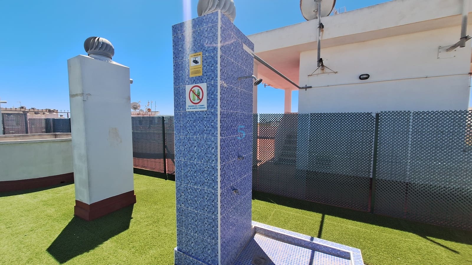 2 Zimmer Apartment zu verkaufen in Torrevieja mit Pool - 149.900 € (Ref: 9897442)