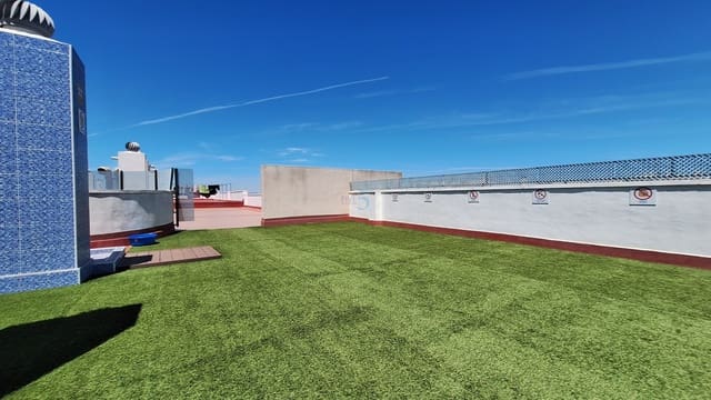 2 Zimmer Apartment zu verkaufen in Torrevieja mit Pool - 149.900 € (Ref: 9897442)