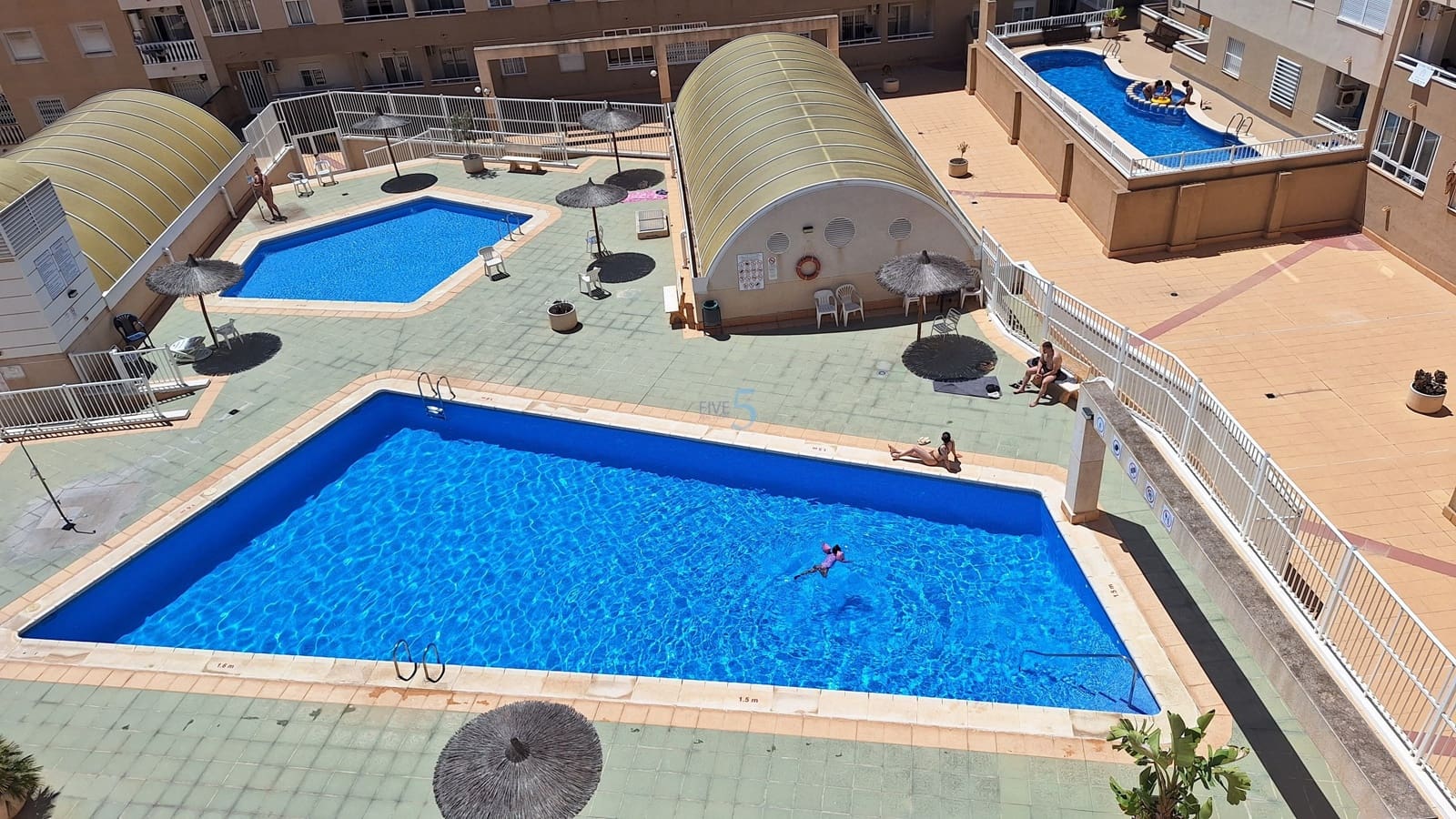 2 Zimmer Apartment zu verkaufen in Torrevieja mit Pool - 149.900 € (Ref: 9897442)