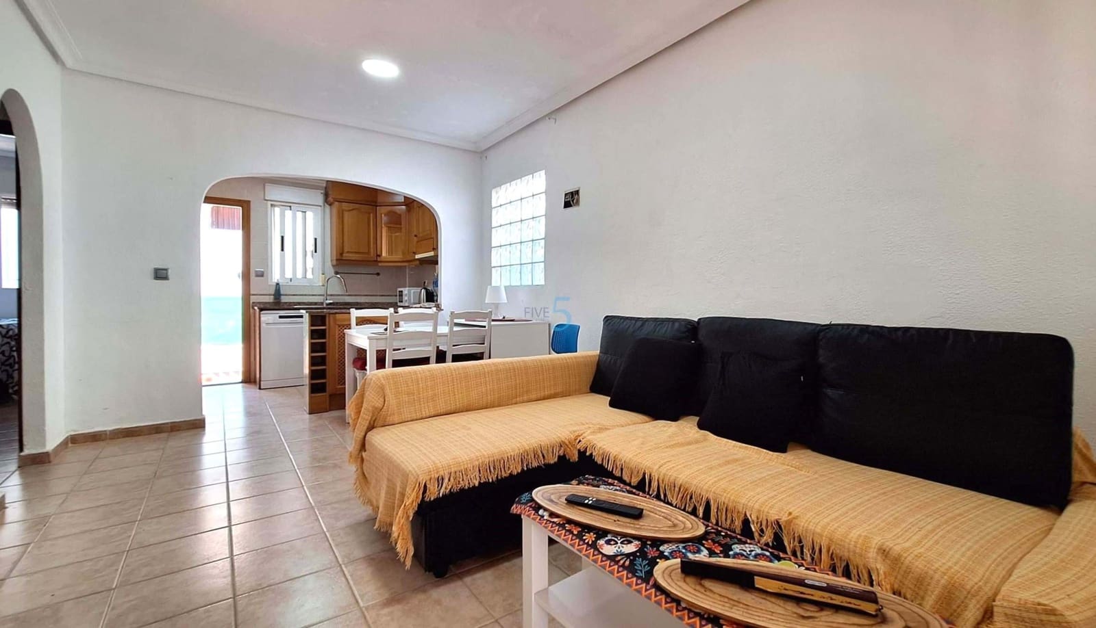 Apartamento de 2 habitaciones en Guardamar del Segura en venta con piscina garaje - 152.000 € (Ref: 9897444)