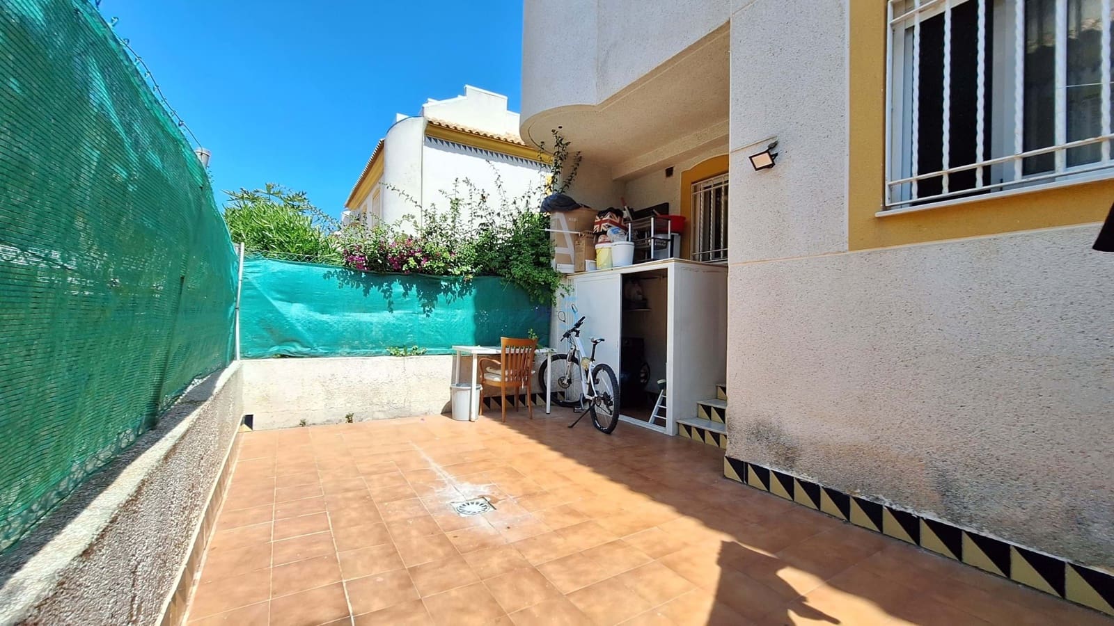 Apartamento de 2 habitaciones en Guardamar del Segura en venta con piscina garaje - 152.000 € (Ref: 9897444)