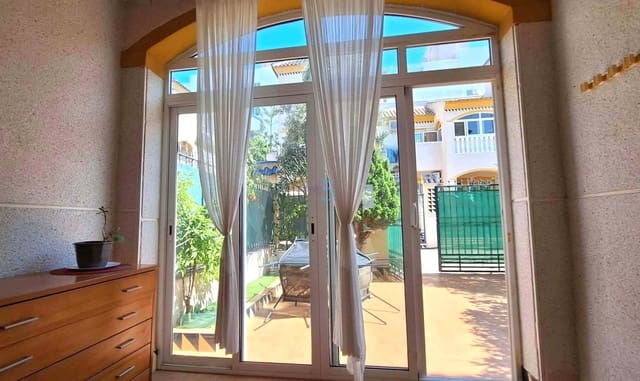 Apartamento de 2 habitaciones en Guardamar del Segura en venta con piscina garaje - 152.000 € (Ref: 9897444)