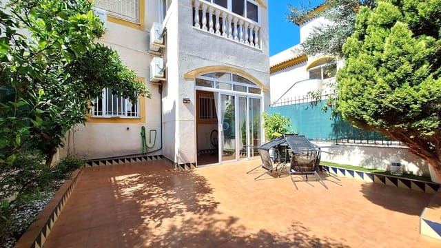 Apartamento de 2 habitaciones en Guardamar del Segura en venta con piscina garaje - 152.000 € (Ref: 9897444)