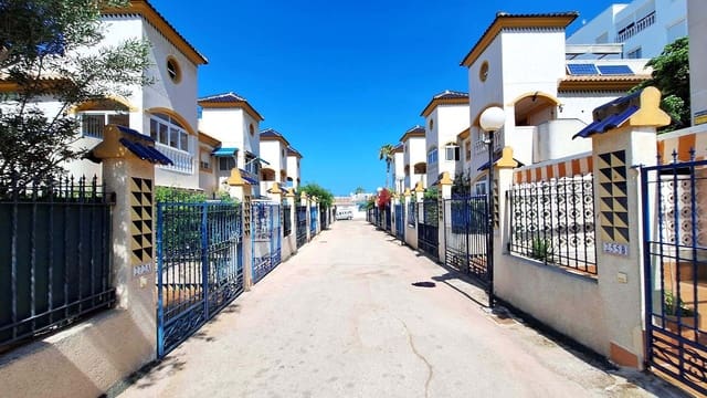 Apartamento de 2 habitaciones en Guardamar del Segura en venta con piscina garaje - 152.000 € (Ref: 9897444)
