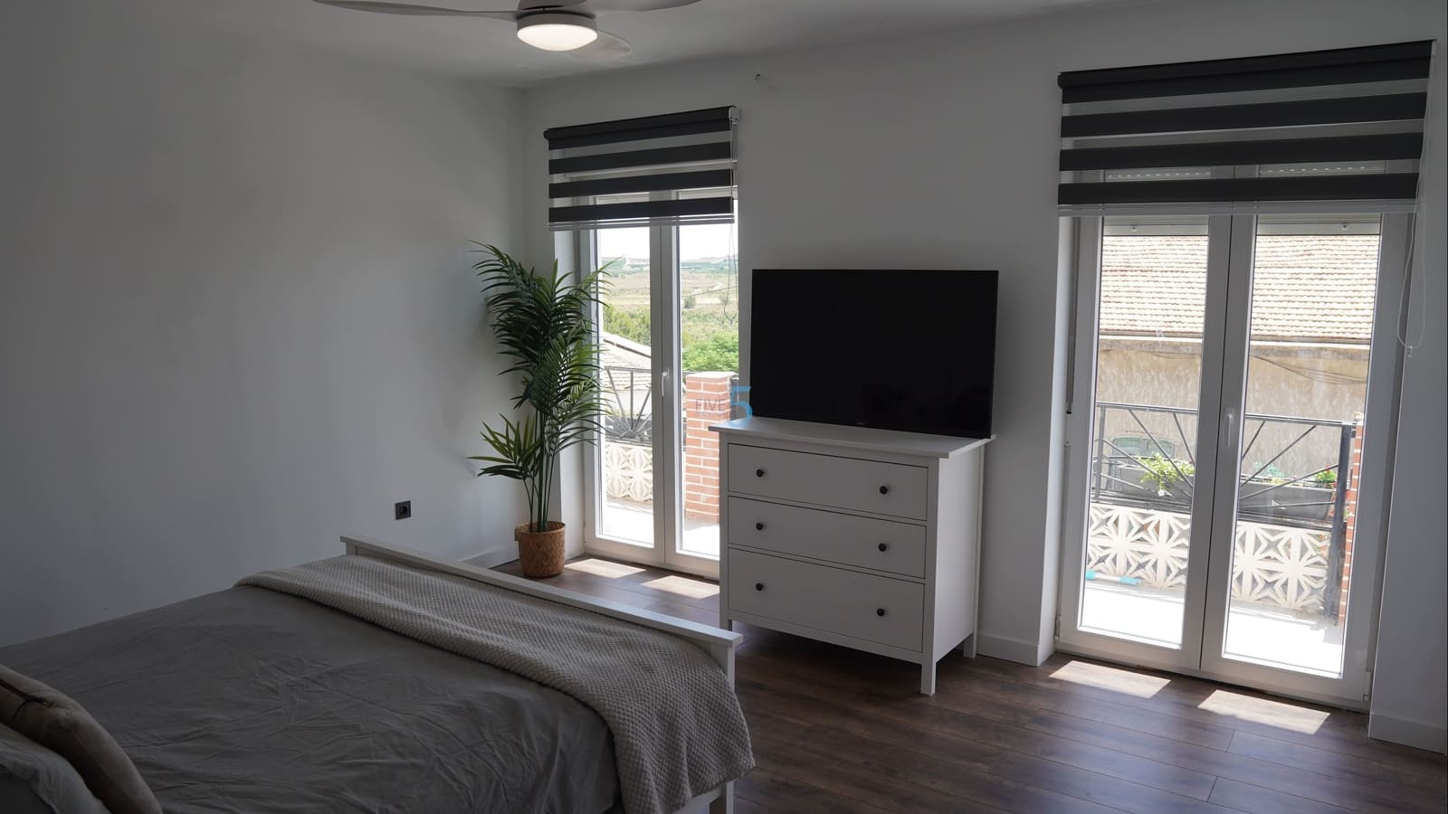 5 bedroom Villa for sale in Torremendo with pool garage - € 575,000 (Ref: 9898425)