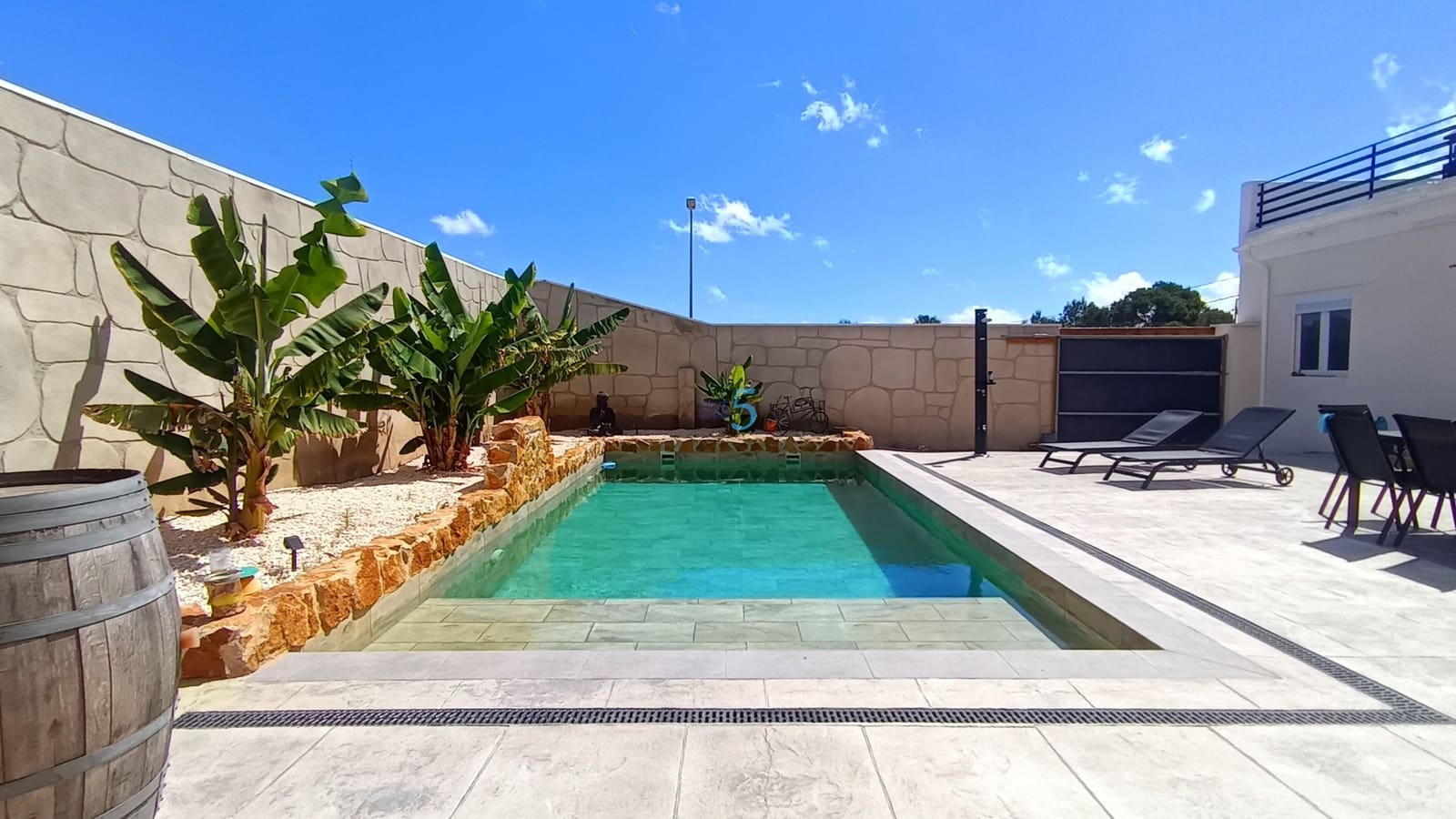 5 bedroom Villa for sale in Torremendo with pool garage - € 575,000 (Ref: 9898425)