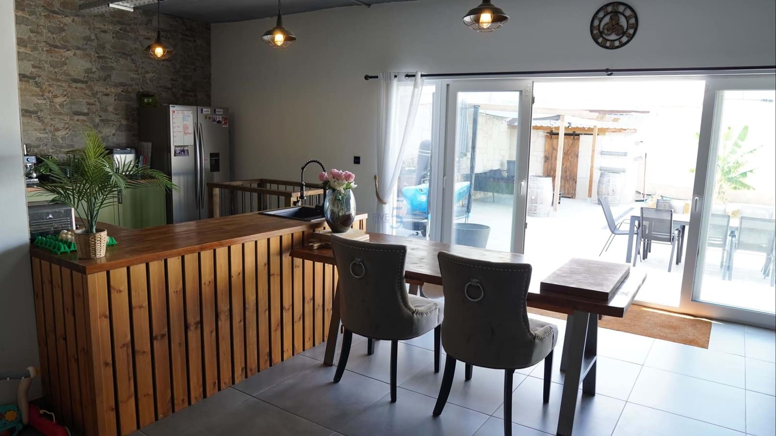 5 bedroom Villa for sale in Torremendo with pool garage - € 575,000 (Ref: 9898425)