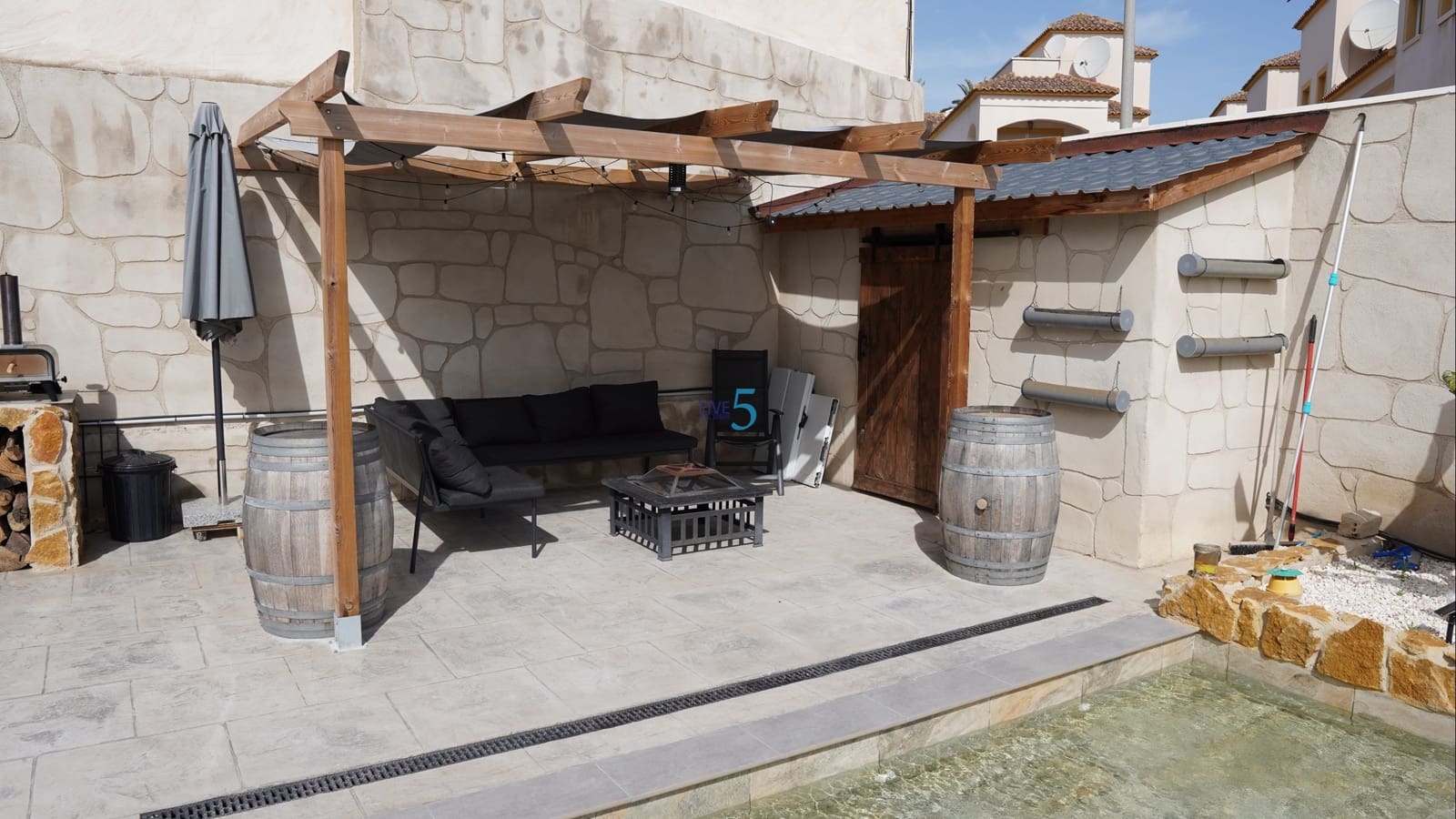 5 bedroom Villa for sale in Torremendo with pool garage - € 575,000 (Ref: 9898425)