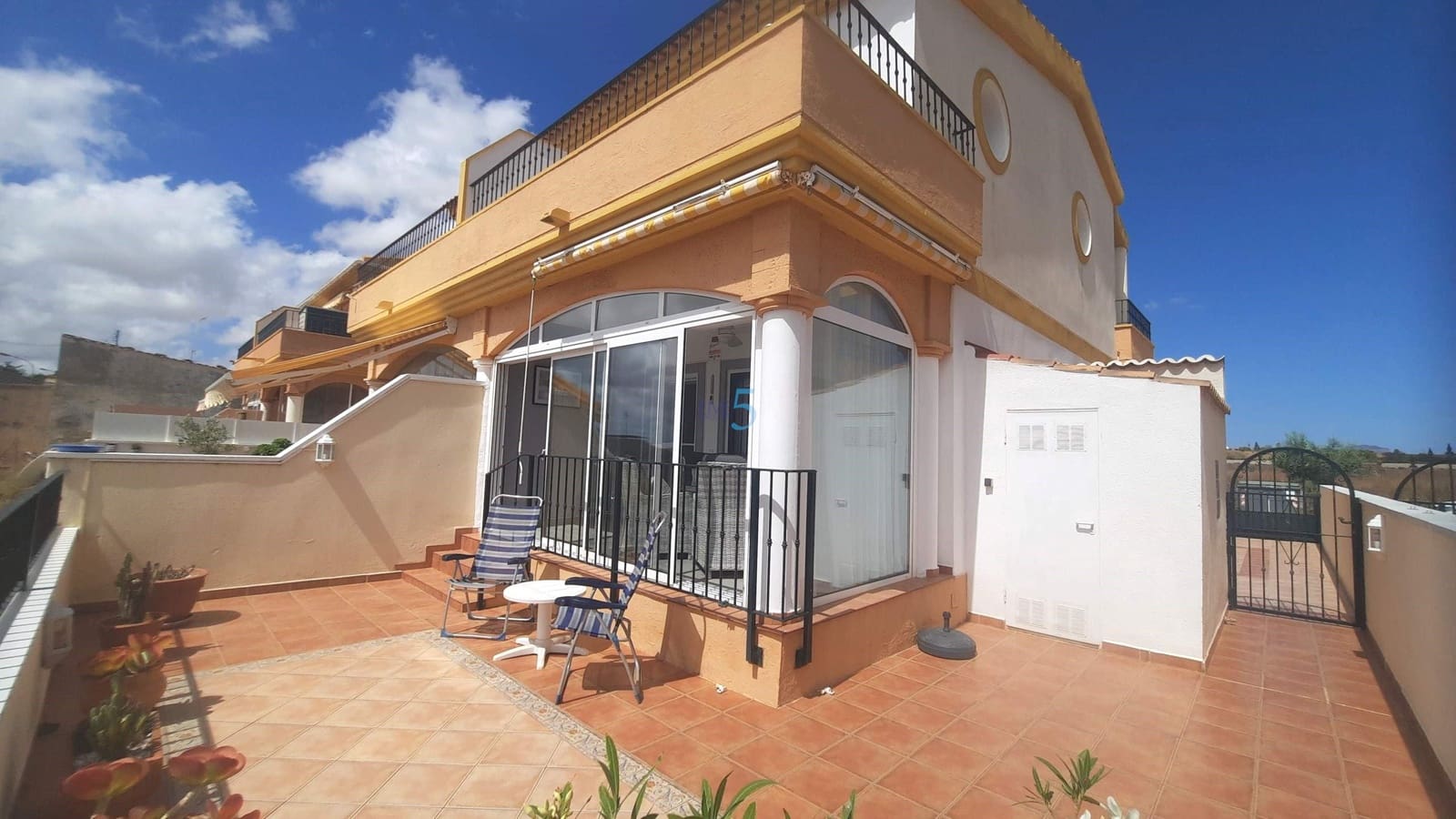 3 sovrum Semi-fristående Villa till salu i Casas Blancas med pool - 145 000 € (Ref: 9902035)