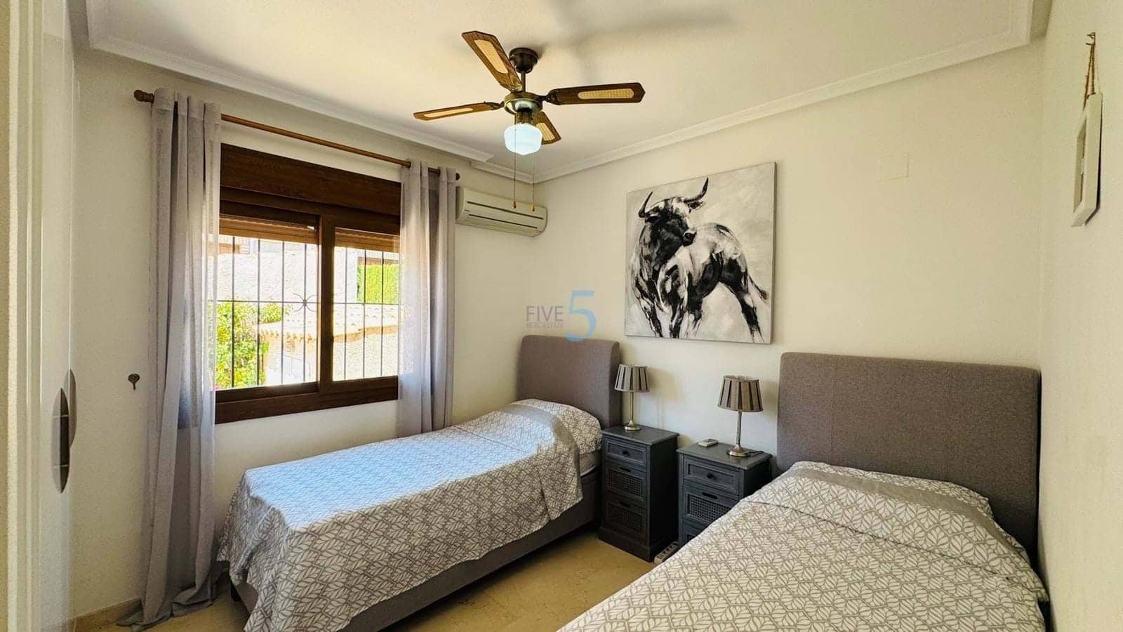 3 Zimmer Haus zu verkaufen in Villamartin mit Pool Garage - 249.900 € (Ref: 9902674)