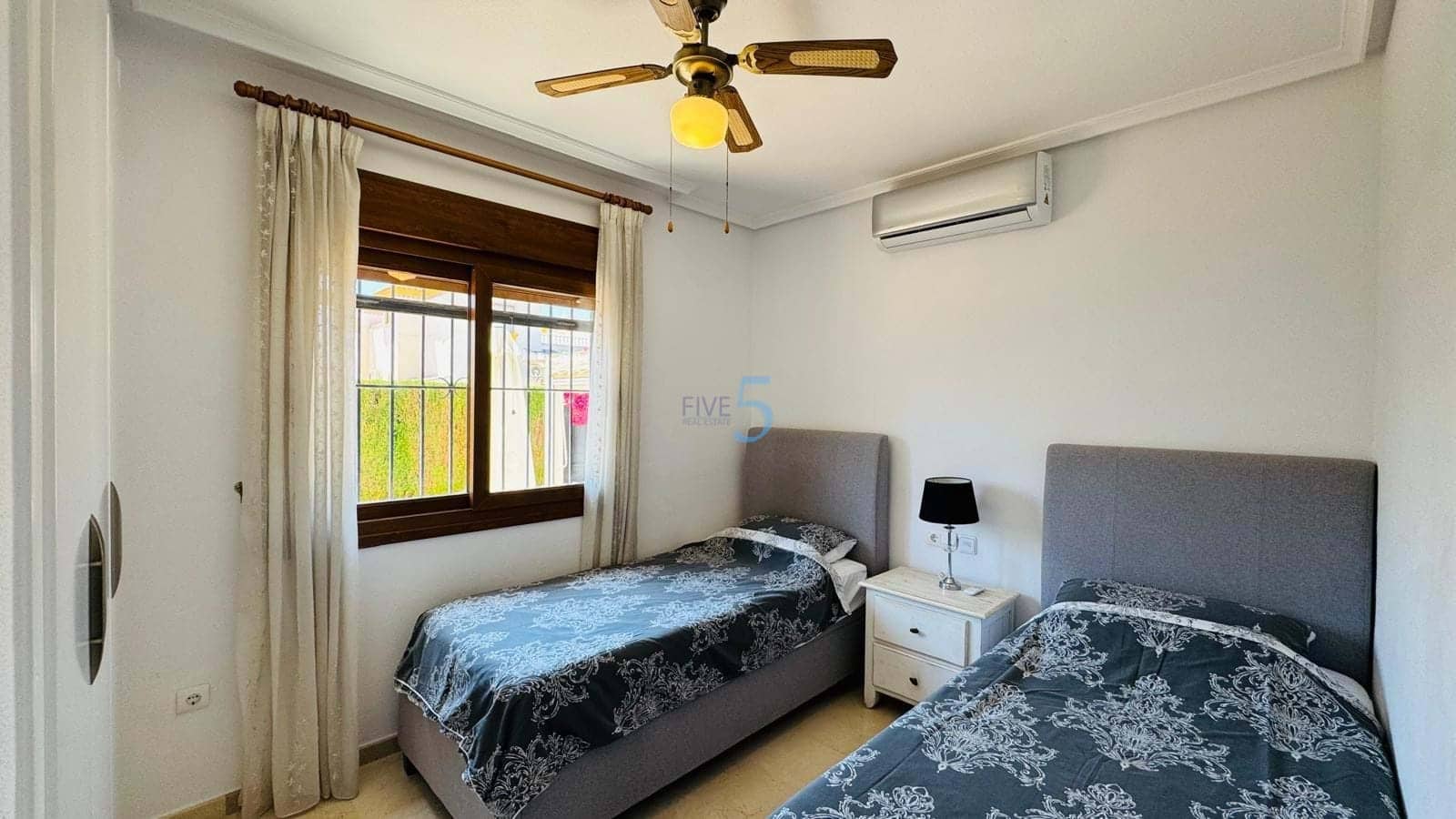3 Zimmer Haus zu verkaufen in Villamartin mit Pool Garage - 249.900 € (Ref: 9902674)