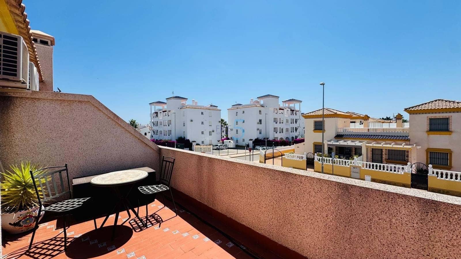 3 Zimmer Haus zu verkaufen in Villamartin mit Pool Garage - 249.900 € (Ref: 9902674)