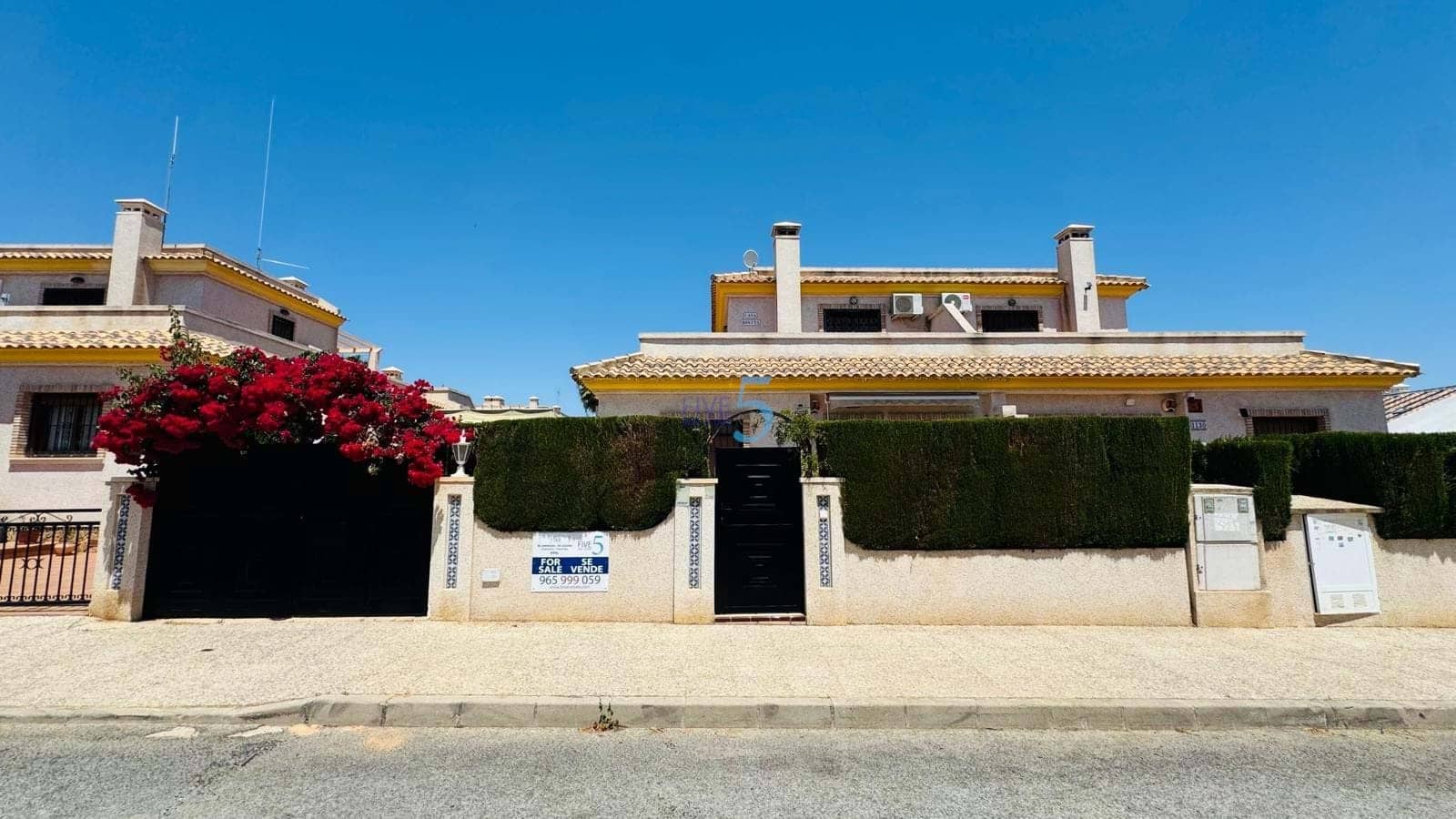 3 Zimmer Haus zu verkaufen in Villamartin mit Pool Garage - 249.900 € (Ref: 9902674)