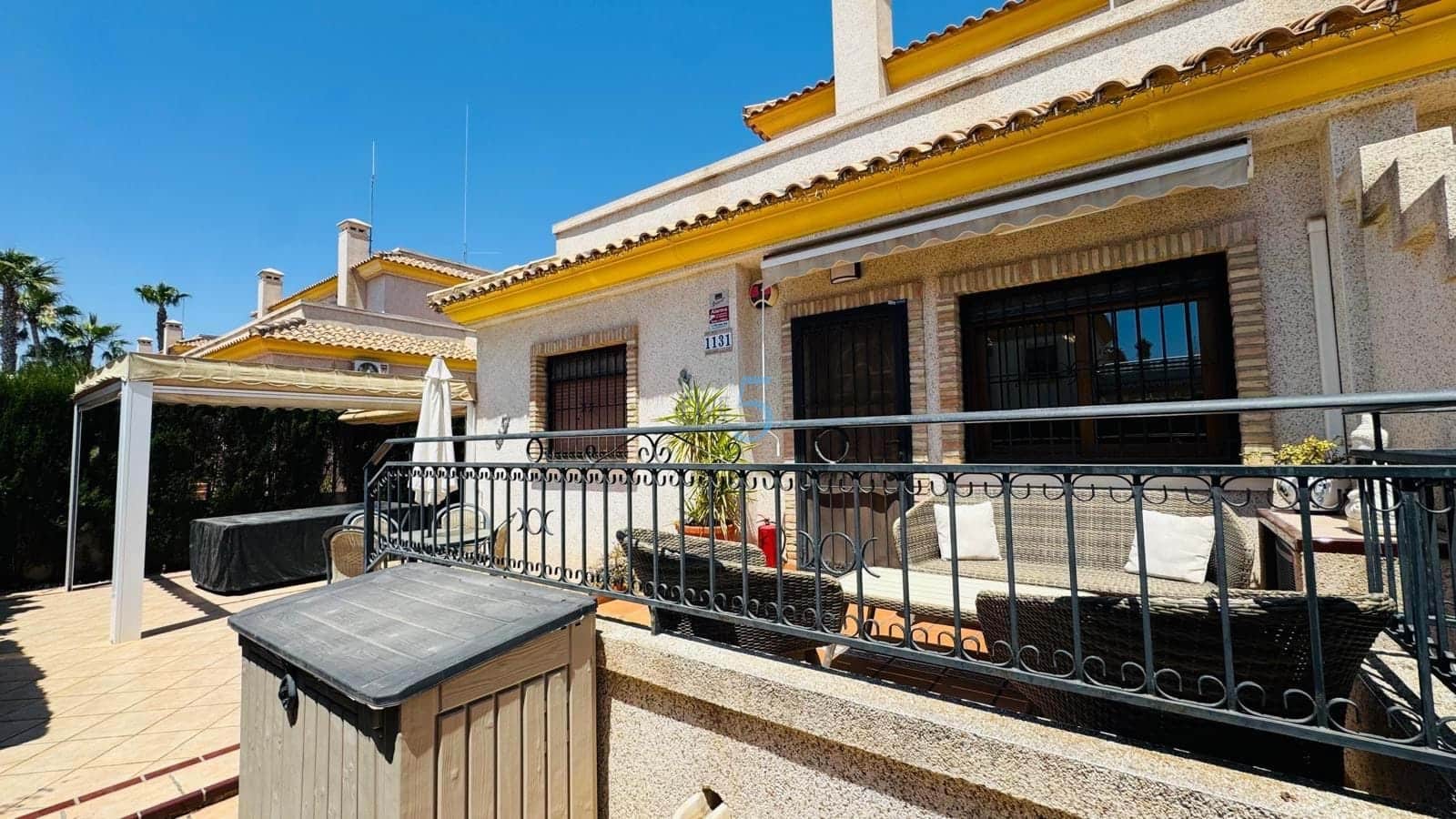 3 Zimmer Haus zu verkaufen in Villamartin mit Pool Garage - 249.900 € (Ref: 9902674)