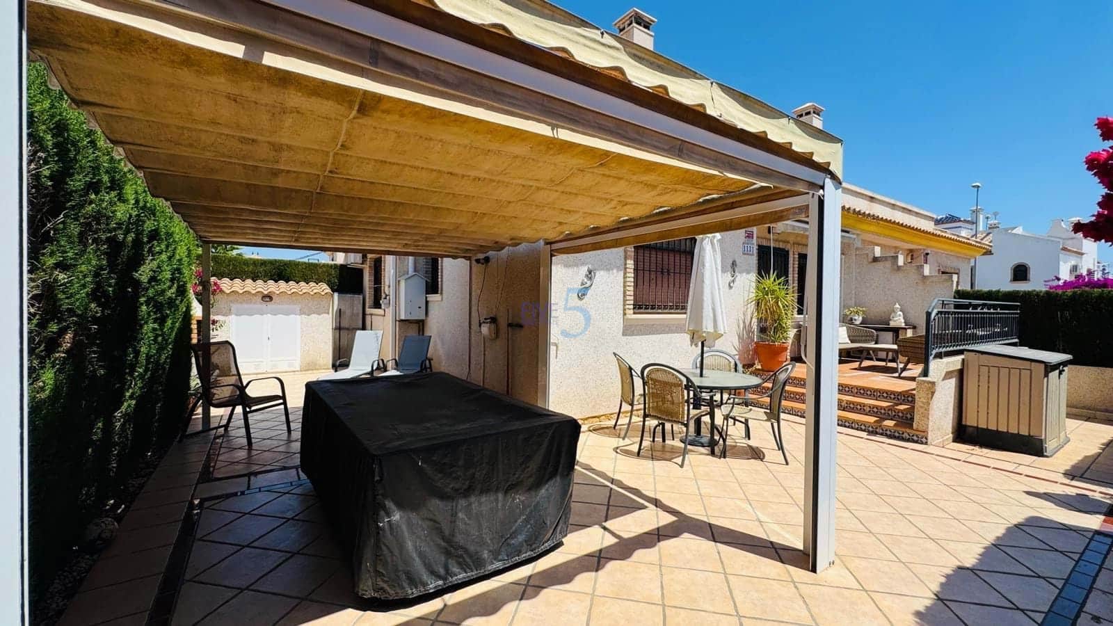 3 Zimmer Haus zu verkaufen in Villamartin mit Pool Garage - 249.900 € (Ref: 9902674)