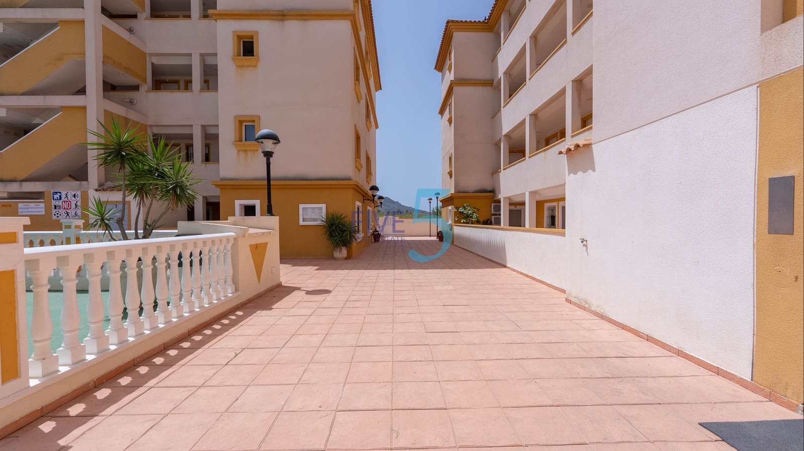 2 soverom Leilighet til salgs i Mar de Cristal med svømmebasseng - € 170 000 (Ref: 9902676)
