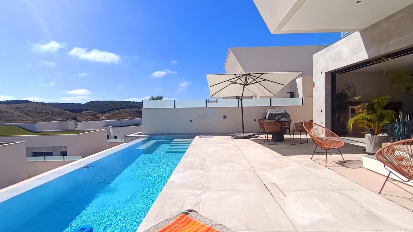 4 soveværelse Villa til salg i Ciudad Quesada med swimmingpool - € 725.000 (Ref: 9906585)