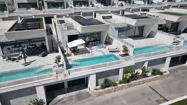 4 soverom Villa til salgs i Ciudad Quesada, Rojales med svømmebasseng - € 725 000 (Ref: 9906585)