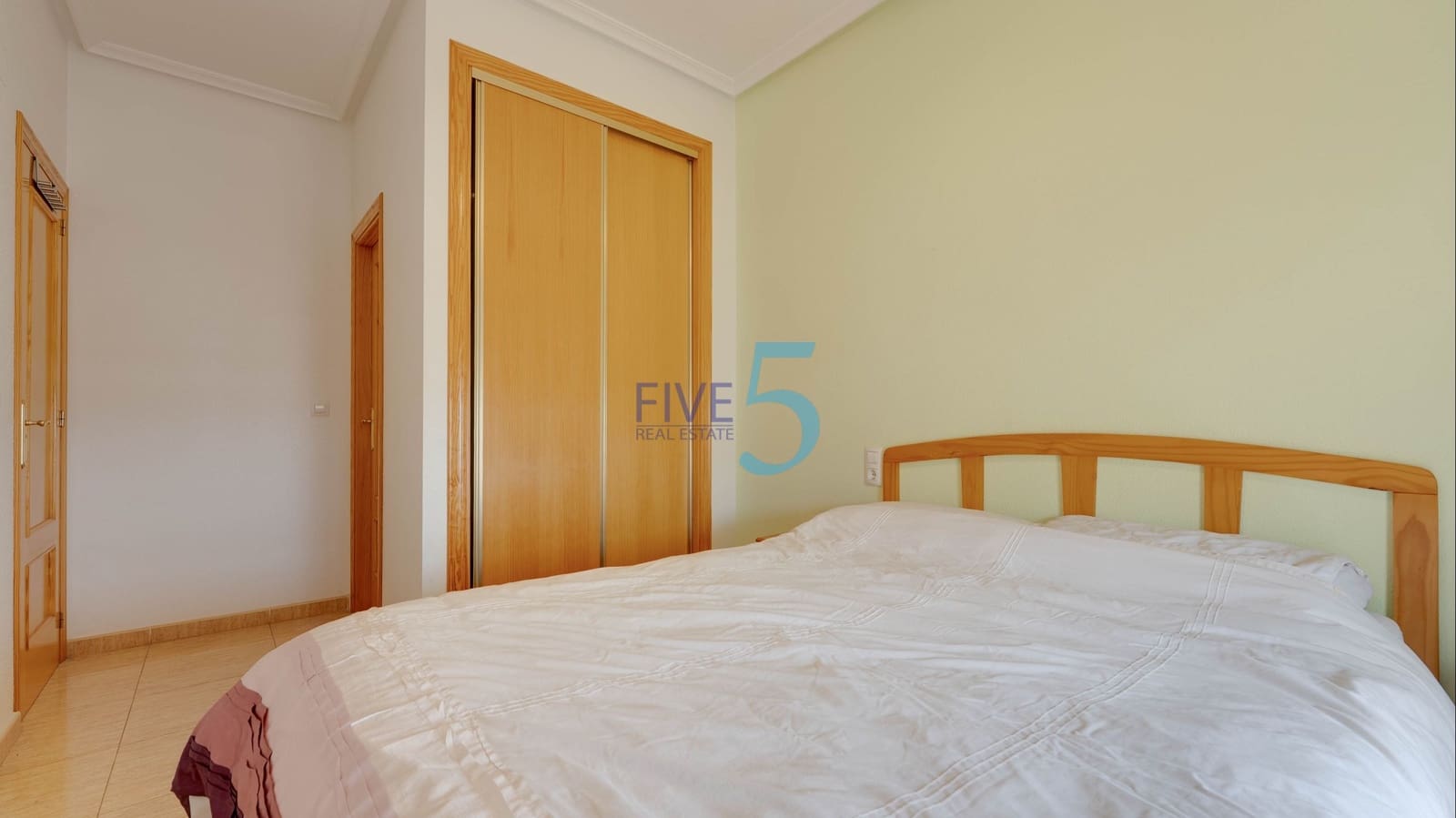 3 bedroom Apartment for sale in Formentera del Segura with pool - € 139,999 (Ref: 9906648)