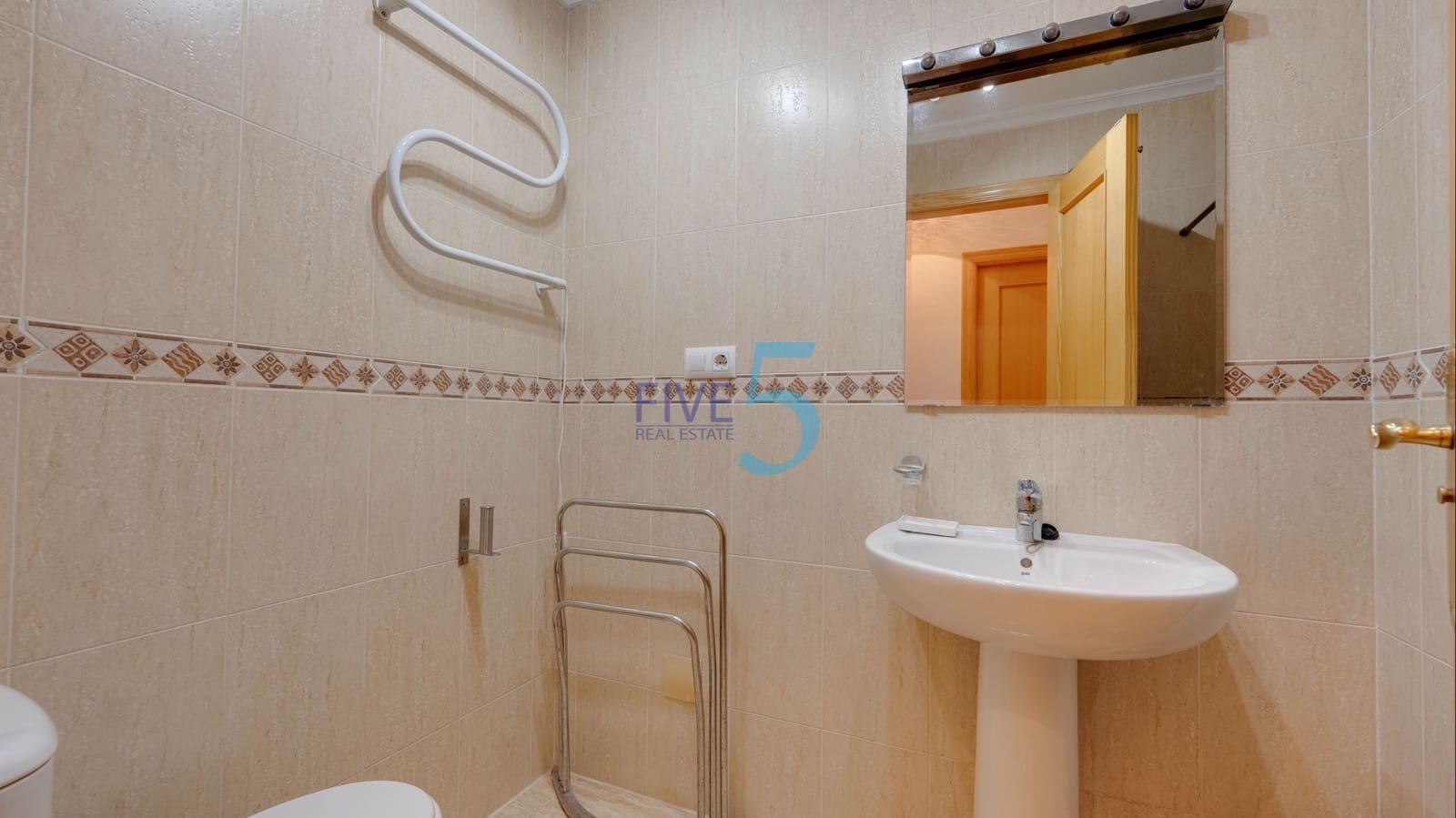 3 bedroom Apartment for sale in Formentera del Segura with pool - € 139,999 (Ref: 9906648)
