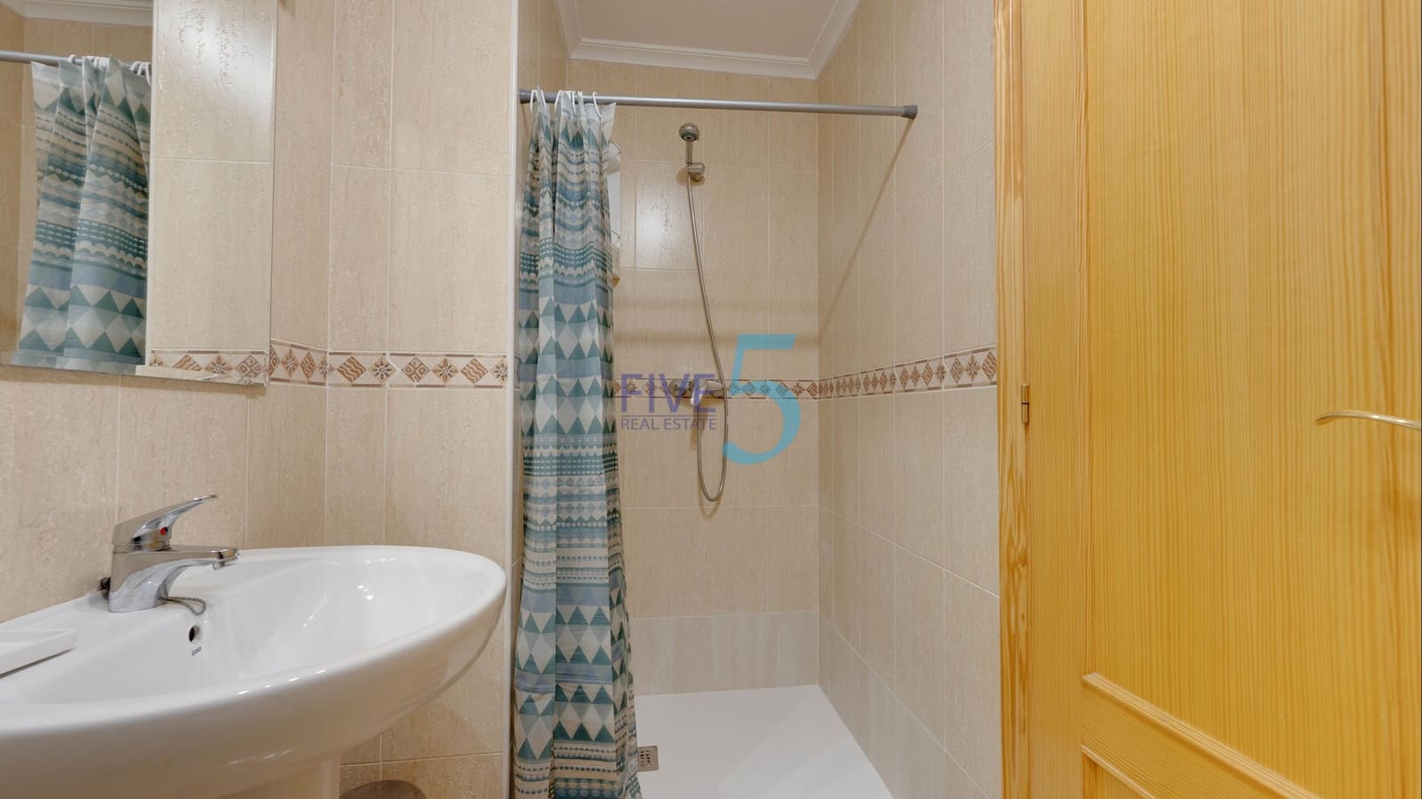 3 bedroom Apartment for sale in Formentera del Segura with pool - € 139,999 (Ref: 9906648)