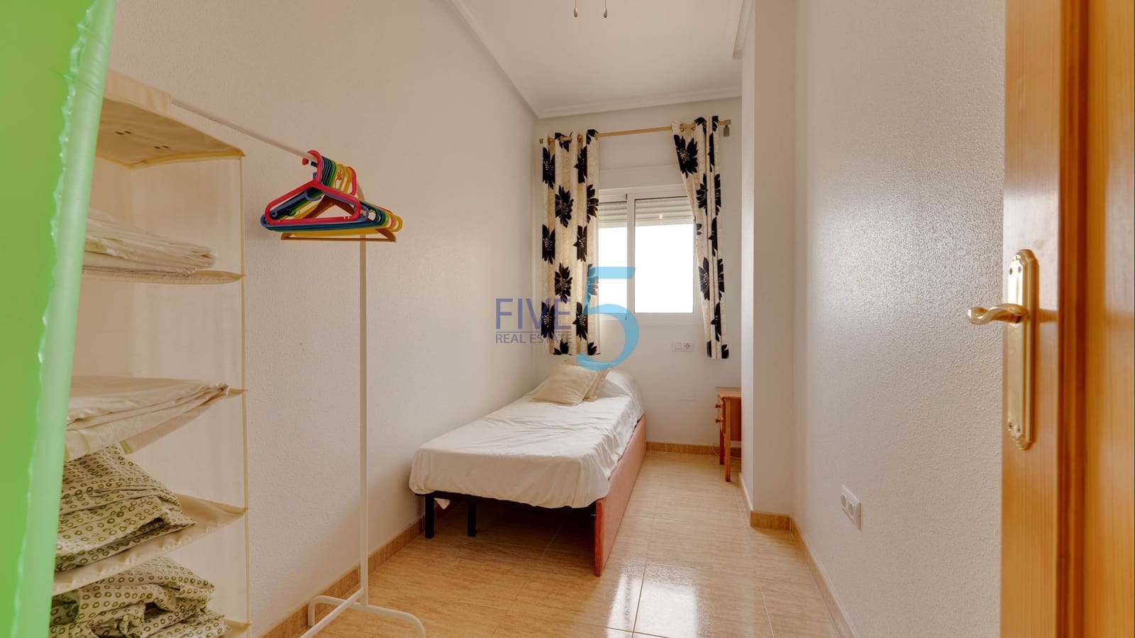 3 bedroom Apartment for sale in Formentera del Segura with pool - € 139,999 (Ref: 9906648)