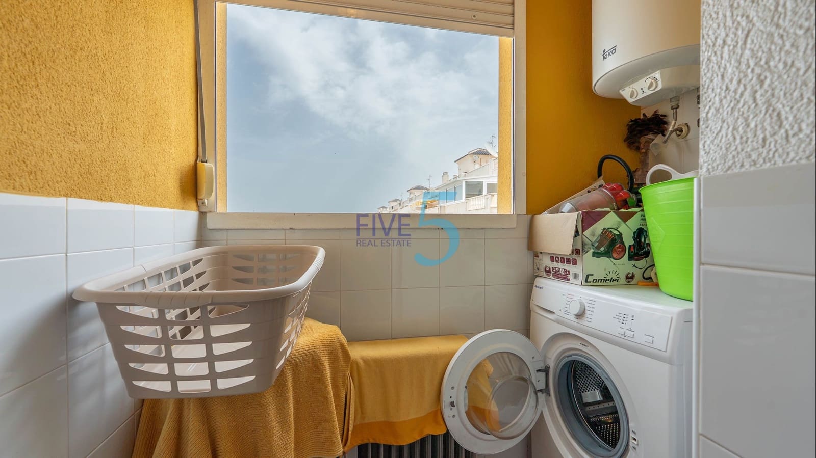 3 bedroom Apartment for sale in Formentera del Segura with pool - € 139,999 (Ref: 9906648)