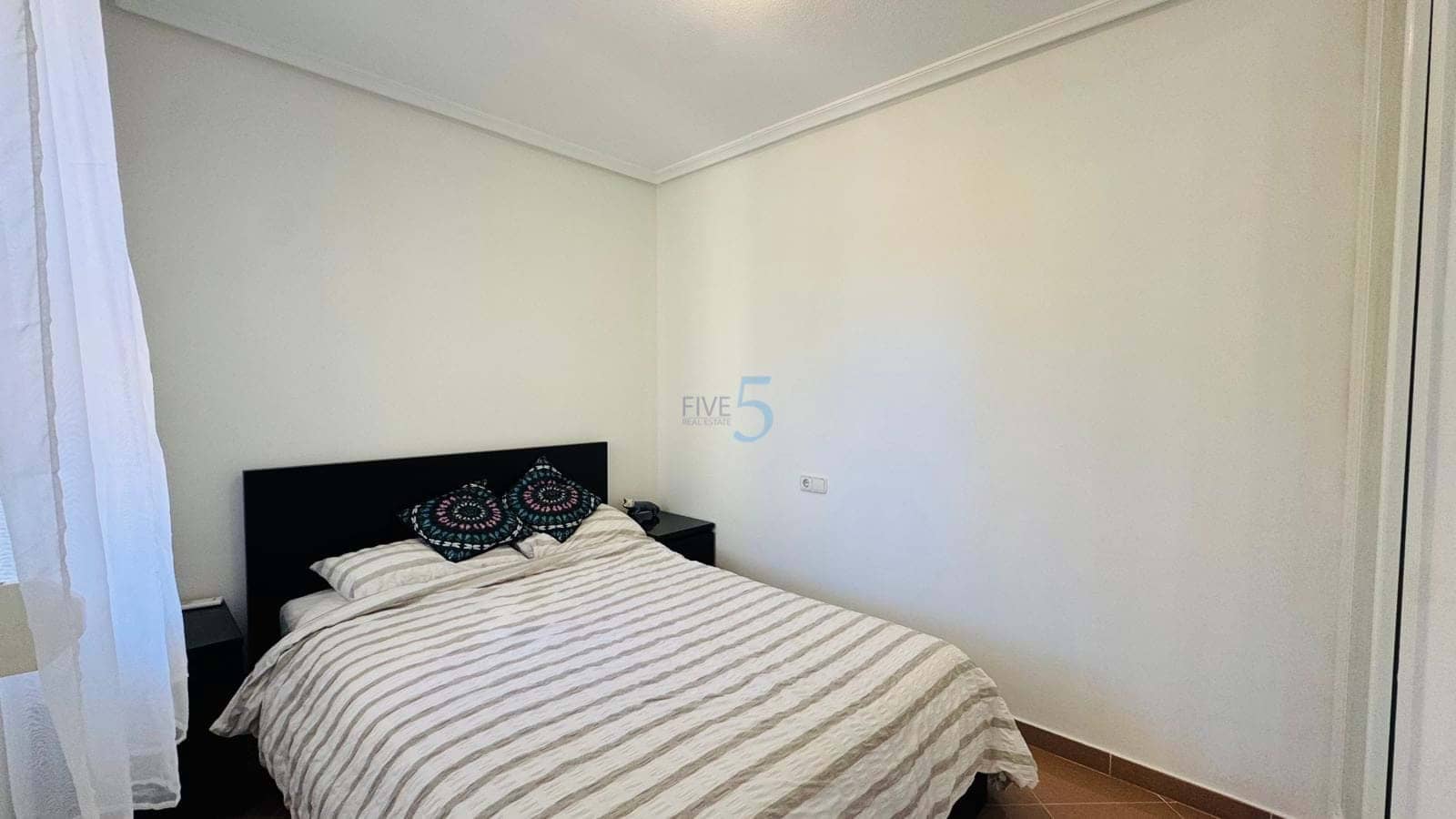 3 bedroom Villa for sale in Playa Flamenca with pool garage - € 299,999 (Ref: 9906649)