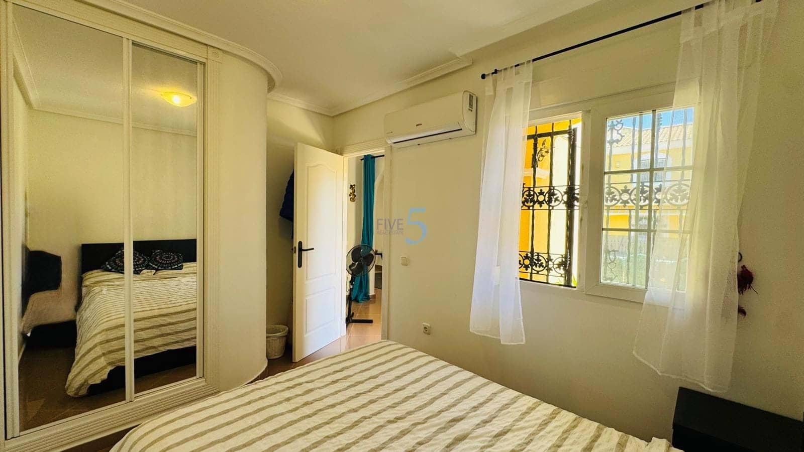 3 bedroom Villa for sale in Playa Flamenca with pool garage - € 299,999 (Ref: 9906649)