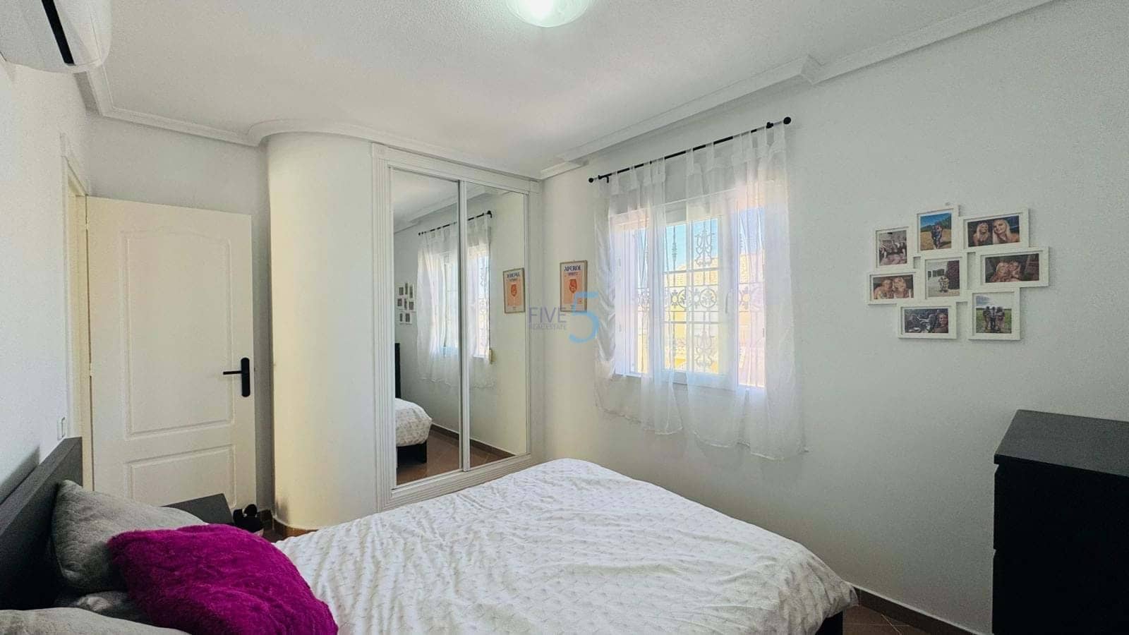 3 bedroom Villa for sale in Playa Flamenca with pool garage - € 299,999 (Ref: 9906649)