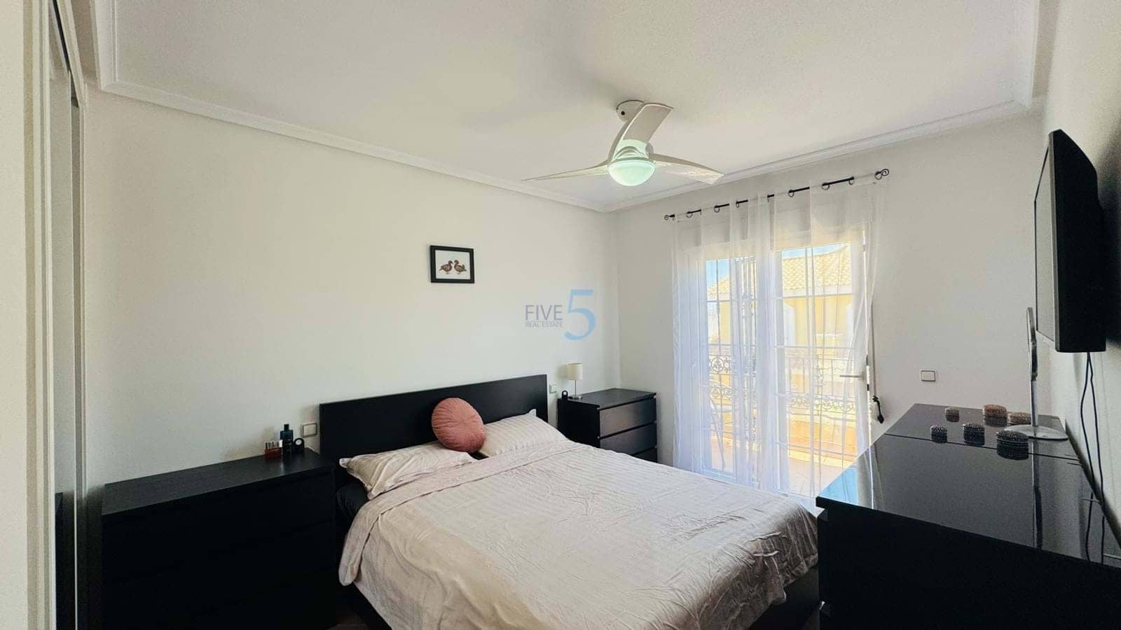 3 bedroom Villa for sale in Playa Flamenca with pool garage - € 299,999 (Ref: 9906649)