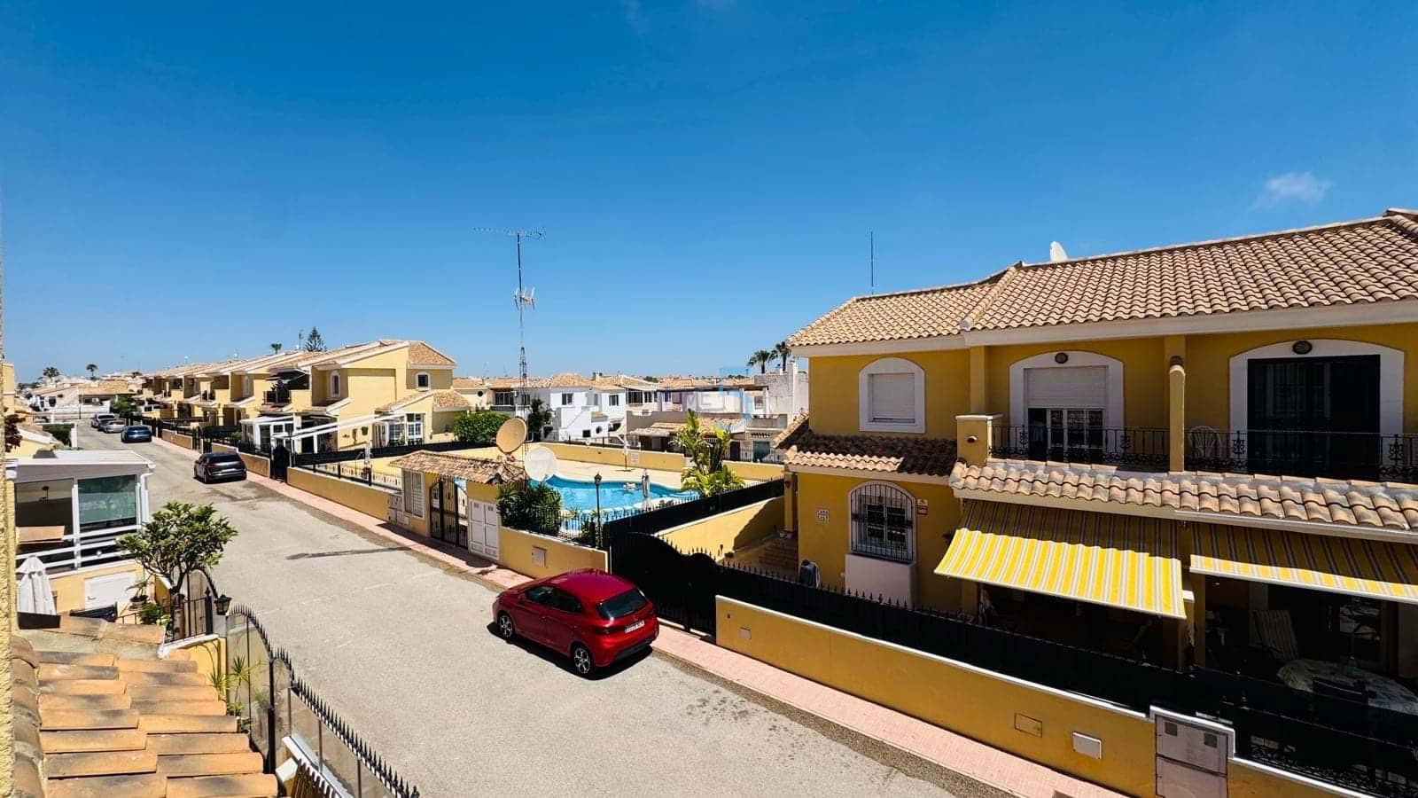 3 bedroom Villa for sale in Playa Flamenca with pool garage - € 299,999 (Ref: 9906649)