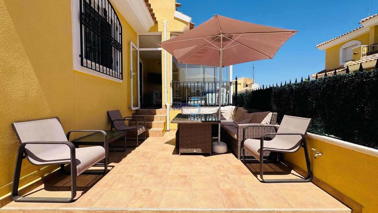 3 bedroom Villa for sale in Playa Flamenca with pool garage - € 299,999 (Ref: 9906649)