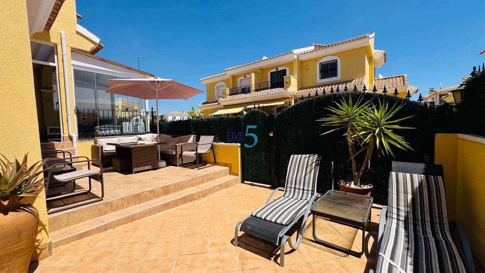 3 bedroom Villa for sale in Playa Flamenca with pool garage - € 299,999 (Ref: 9906649)