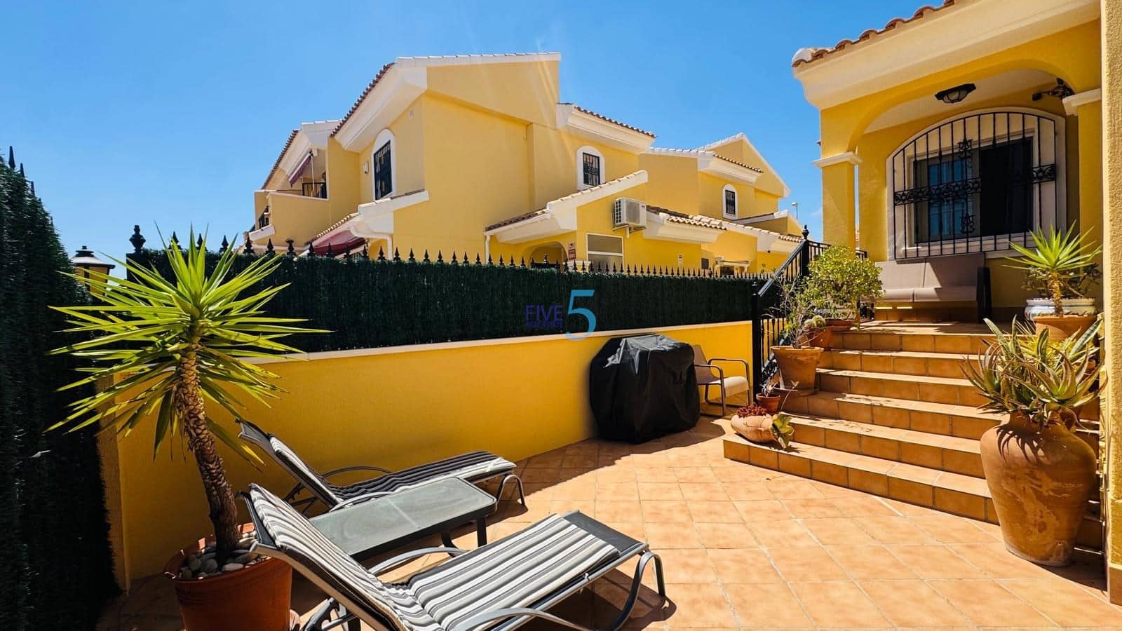 3 bedroom Villa for sale in Playa Flamenca with pool garage - € 299,999 (Ref: 9906649)