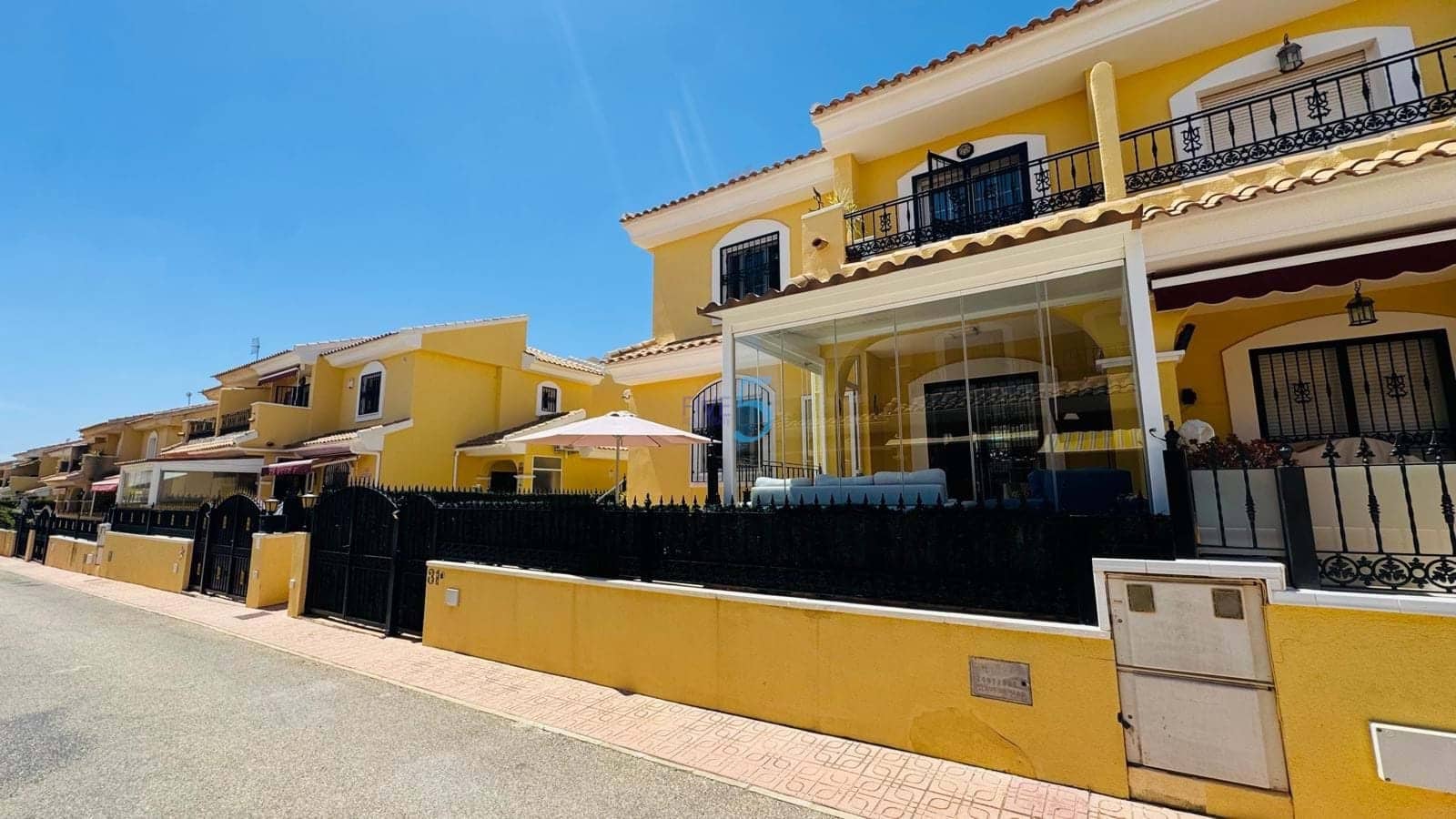 3 bedroom Villa for sale in Playa Flamenca with pool garage - € 299,999 (Ref: 9906649)