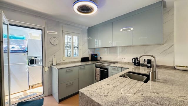 3 bedroom Villa for sale in Playa Flamenca, Orihuela with pool garage - € 299,999 (Ref: 9906649)